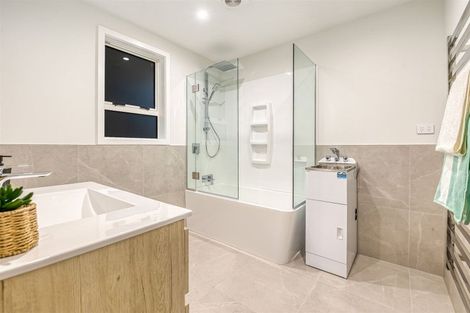 Photo of property in 5 Duchess Way, Riverhead, 0820