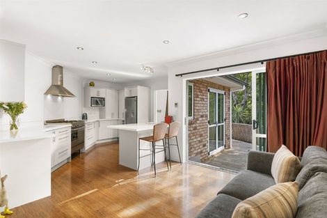 Photo of property in 16 Kunzea Place, Greenhithe, Auckland, 0632