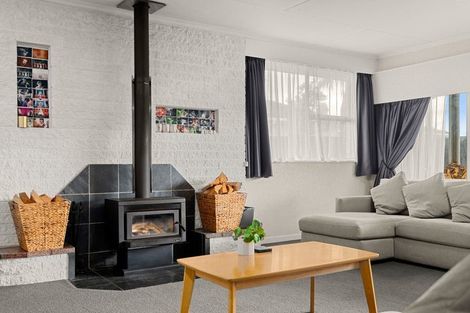 Photo of property in 12 Tabak Crescent, Takaro, Palmerston North, 4412