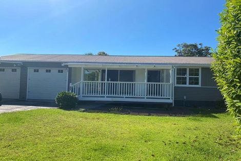 Photo of property in 27 Clinton Avenue, Te Atatu Peninsula, Auckland, 0610