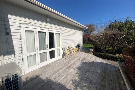 Photo of property in 14 Queenwood Road, Levin, 5510