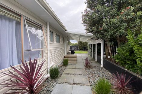 Photo of property in 1/38 Aeroview Drive, Beach Haven, Auckland, 0626