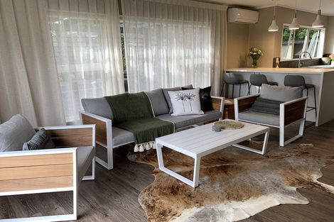 Photo of property in 5 Esther Place, Red Beach, 0932