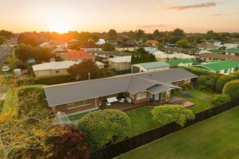 Photo of property in 82 Williams Street, Cambridge, 3434