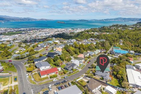 Photo of property in 18 Barberry Grove, Maungaraki, Lower Hutt, 5010