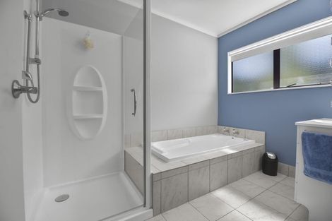 Photo of property in 96 Brian Crescent, Stanmore Bay, Whangaparaoa, 0932