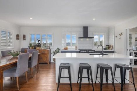 Photo of property in 30 Grumman Lane, Newlands, Wellington, 6037