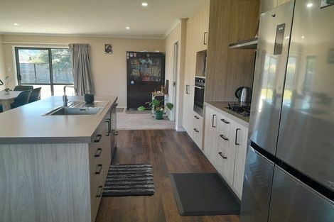 Photo of property in 48 Te Kaeaea Crescent, Wallaceville, Upper Hutt, 5018