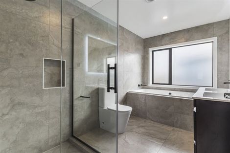 Photo of property in 10 Huaota Place, Botany Downs, Auckland, 2010