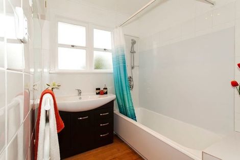 Photo of property in 17 Pandora Place, Pakuranga, Auckland, 2010