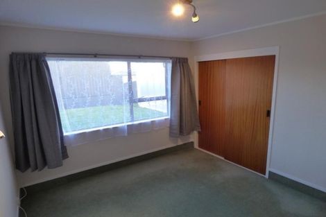 Photo of property in 17a Edgewater Parade, Waiuku, 2123