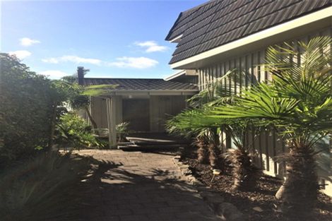 Photo of property in 23 Churchill Road, Murrays Bay, Auckland, 0630