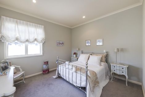 Photo of property in 7 Fairway Grove, Hokowhitu, Palmerston North, 4410