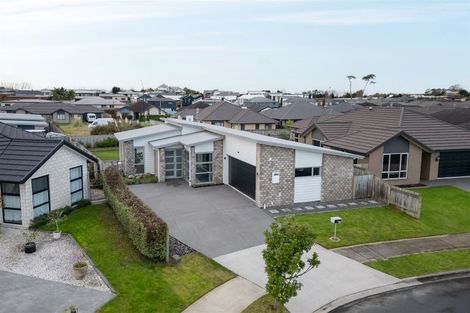 Photo of property in 16 Teatree Close, Huntington, Hamilton, 3210