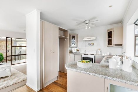 Photo of property in 2/294 Birkdale Road, Birkdale, Auckland, 0626