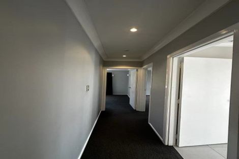 Photo of property in 120 Ennis Avenue, Pakuranga Heights, Auckland, 2010