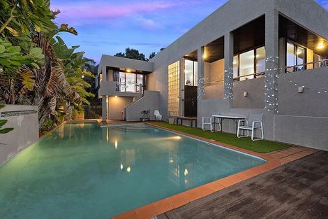 Photo of property in 28 Penguin Drive, Murrays Bay, Auckland, 0630