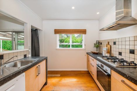 Photo of property in 16 Dale Road, Raumati South, Paraparaumu, 5032
