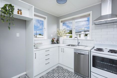 Photo of property in 1/18 Benge Crescent, Clouston Park, Upper Hutt, 5018