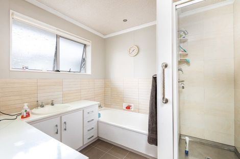 Photo of property in 10 Leon Place, Waitara, 4320