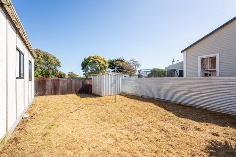 Photo of property in 15 Waitai Street, Castlecliff, Whanganui, 4501