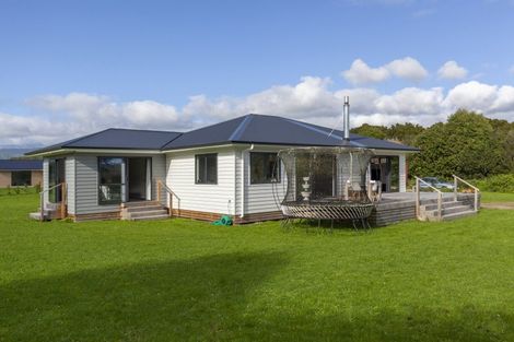 Photo of property in 12 Faydon Close, Ohau, Levin, 5570