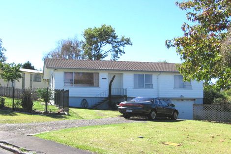Photo of property in 21 Peterhouse Place, West Harbour, Auckland, 0618