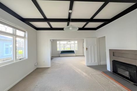 Photo of property in 22 Walker Road, Point Chevalier, Auckland, 1022