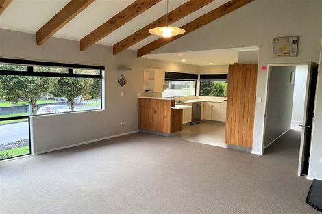 Photo of property in 5 Maple Crescent, Whalers Gate, New Plymouth, 4310