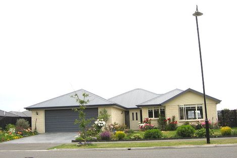 Photo of property in 76 Rothesay Road, Parklands, Christchurch, 8083