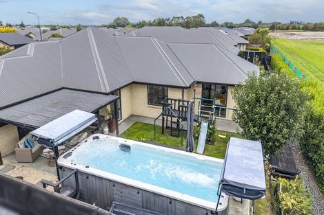 Photo of property in 13 Lancewood Way, Rangiora, 7400