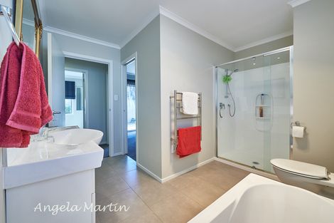 Photo of property in 1 Cullen Court, Palmerston North, 4410