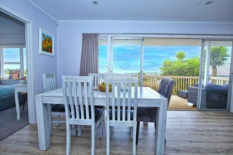 Photo of property in 22 Danbury Drive, Torbay, Auckland, 0630