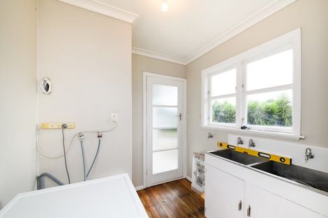 Photo of property in 18 Woburn Place, Takaro, Palmerston North, 4412