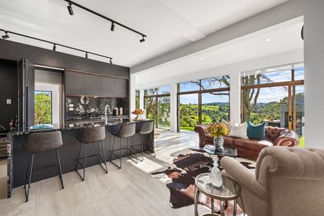 Photo of property in 49 Vaughans Road, Okura, Albany, 0792