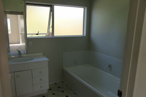 Photo of property in 1/15 Mandica Place, Sunnynook, Auckland, 0632
