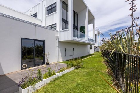 Photo of property in 5/86 Hurlstone Drive, Waiwhakaiho, New Plymouth, 4312