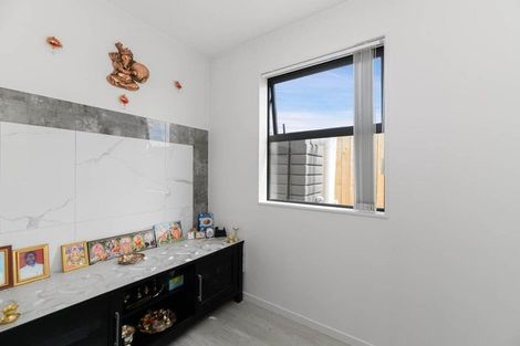 Photo of property in 6a Cutler Street, New Lynn, Auckland, 0600