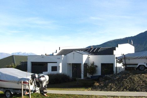 Photo of property in 2 Oregon Drive, Kelvin Heights, Queenstown, 9300