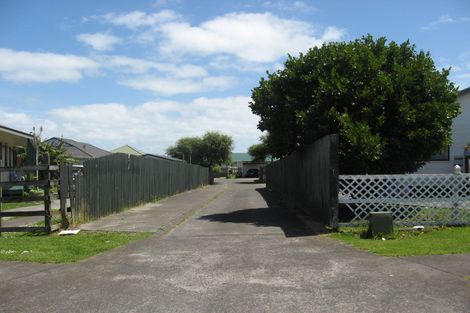 Photo of property in 29 Dungarvon Place, Clendon Park, Auckland, 2103