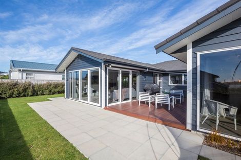Photo of property in 14 Ken Douglas Drive, Aotea, Porirua, 5024