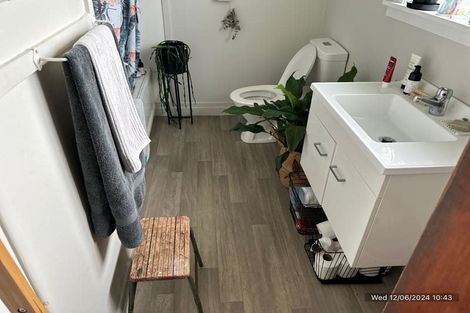 Photo of property in 27 Bulteel Street, New Plymouth, 4310