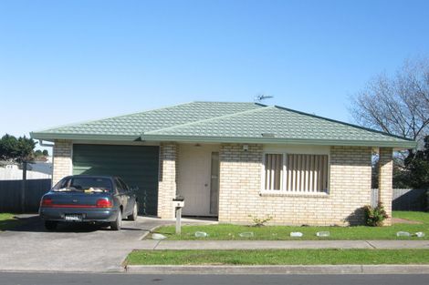 Photo of property in 3 Glenveagh Park Drive, Weymouth, Auckland, 2103