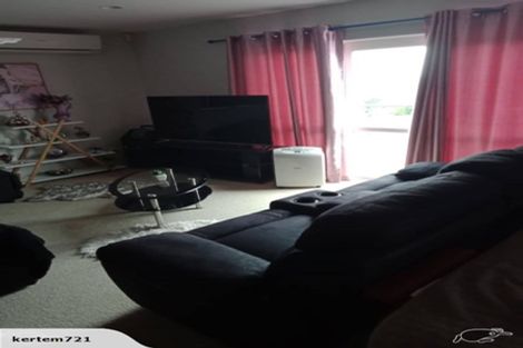 Photo of property in 2/491 Whangaparaoa Road, Stanmore Bay, Whangaparaoa, 0932