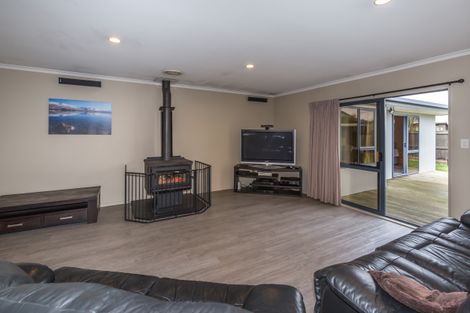 Photo of property in 16 Camleigh Close, Kaiapoi, 7630