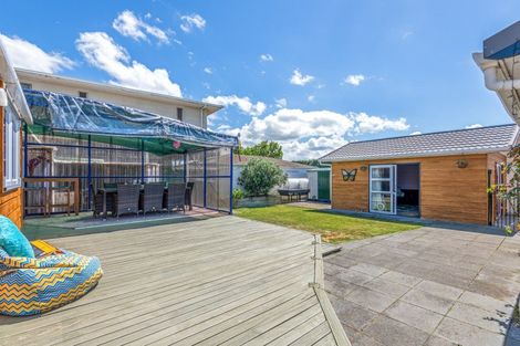 Photo of property in 43 Benmore Avenue, Cloverlea, Palmerston North, 4412