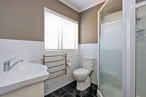 Photo of property in 12 Knightsbridge Place, Taradale, Napier, 4112