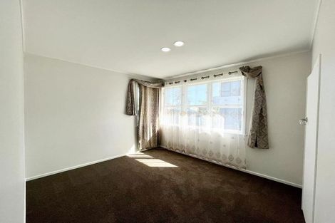Photo of property in 12 Keats Place, Blockhouse Bay, Auckland, 0600