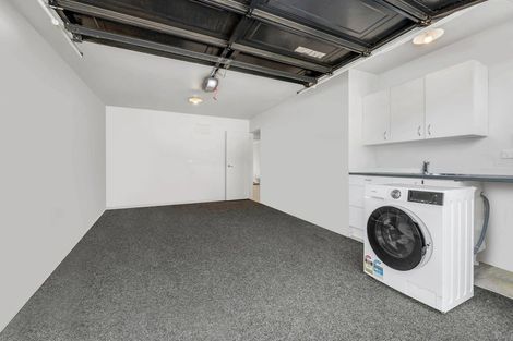 Photo of property in 2/27 Kellaway Drive, East Tamaki, Auckland, 2013