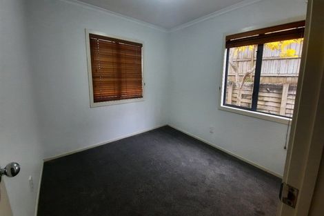 Photo of property in 10 Cinnabar Place, Westgate, Auckland, 0614